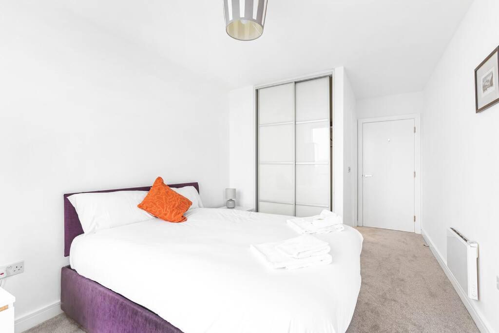 Appartamento High Spec 2 Bed, 2 Bath, Wi-Fi, Balcony Hemel Hempstead Esterno foto