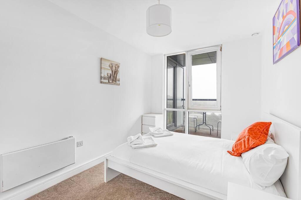 Appartamento High Spec 2 Bed, 2 Bath, Wi-Fi, Balcony Hemel Hempstead Esterno foto